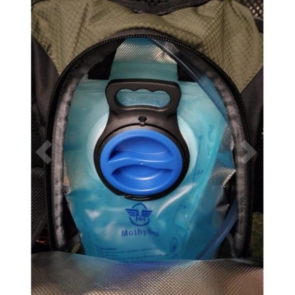 Hydration Pack, Insulated Hydration Backpack with 2L BPA Free Water Bladder - Picture 3 of 3